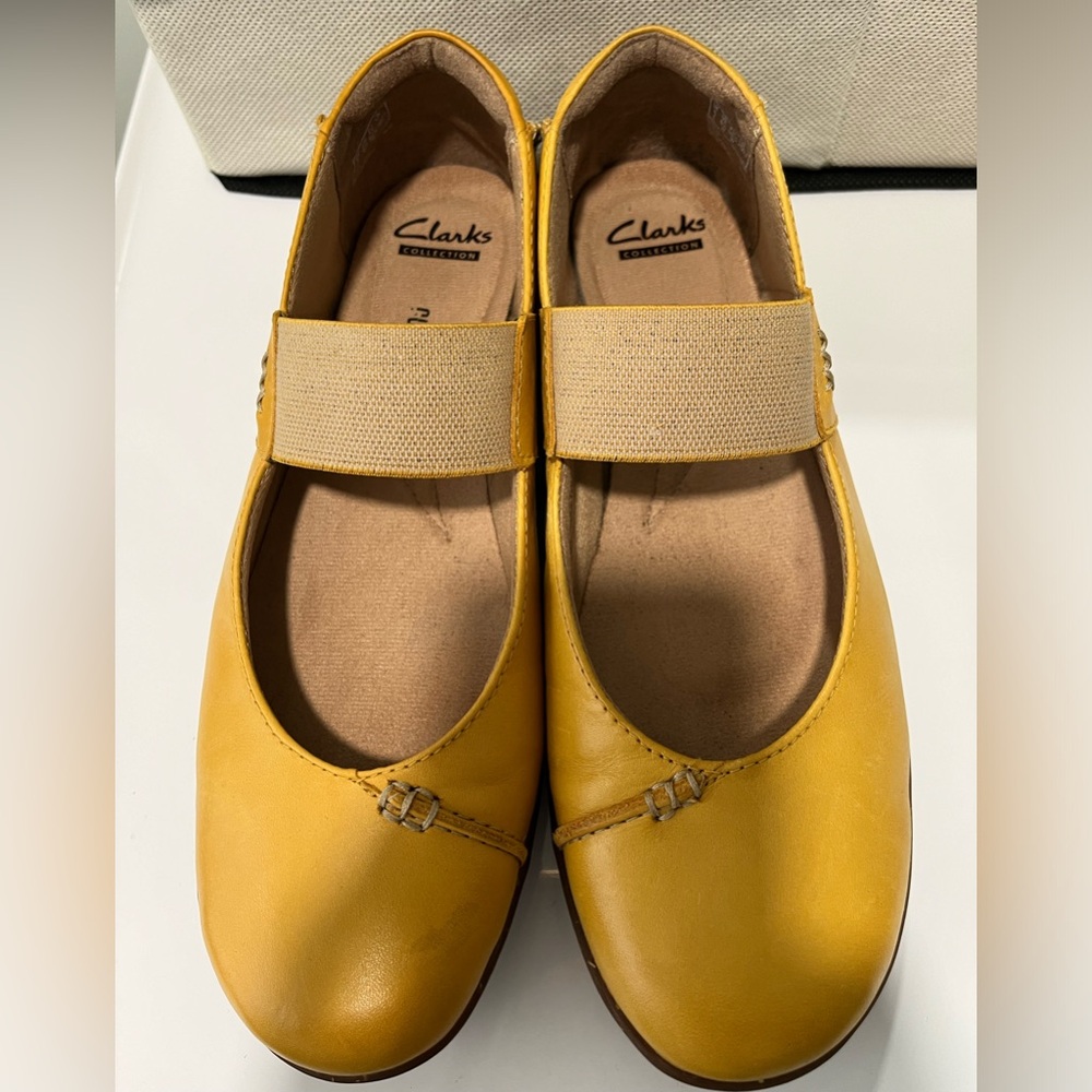 Clarks Mary Jane’s Ladies New flats Slip on size 8.5W
